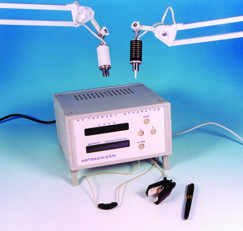Фото Аппарат микроволновой лезерной терапии АРЦАХ-03М